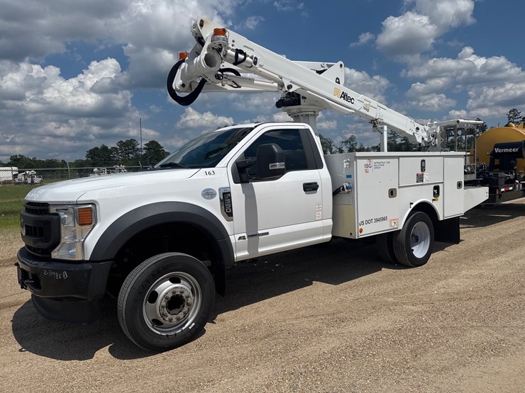 2022-ford-f550-image-28