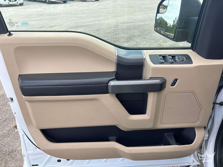 2016-ford-f150-image-10