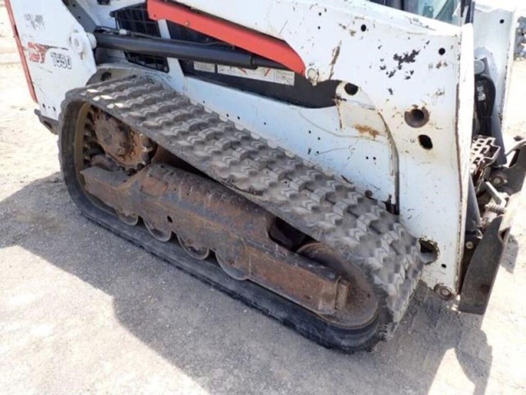 2017-bobcat-t550-image-37