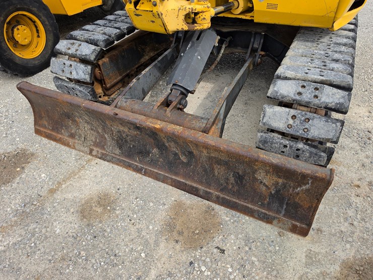 2013-komatsu-pc88mr-8-image-5