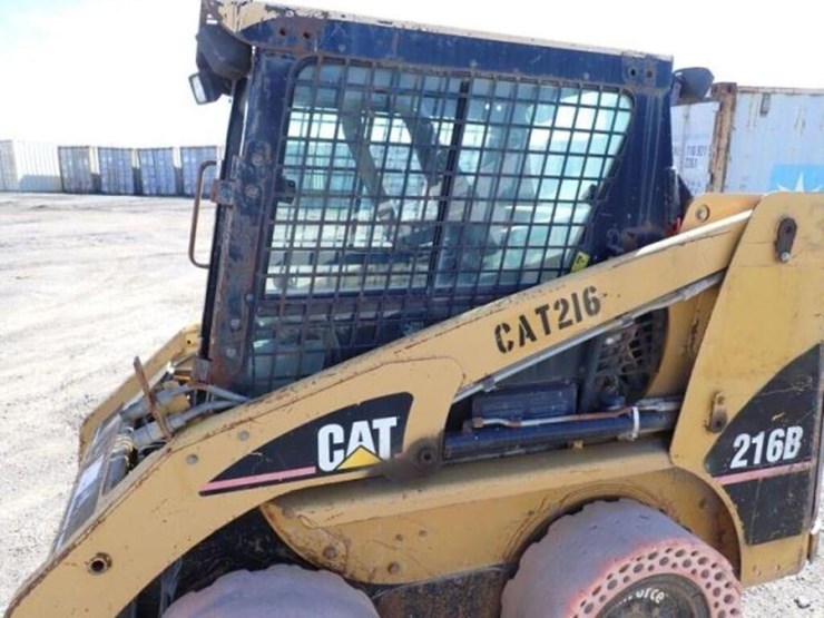 2006-caterpillar-216b-image-24