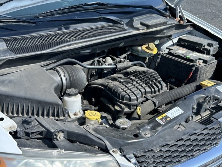 2014-dodge-grand-caravan-image-37