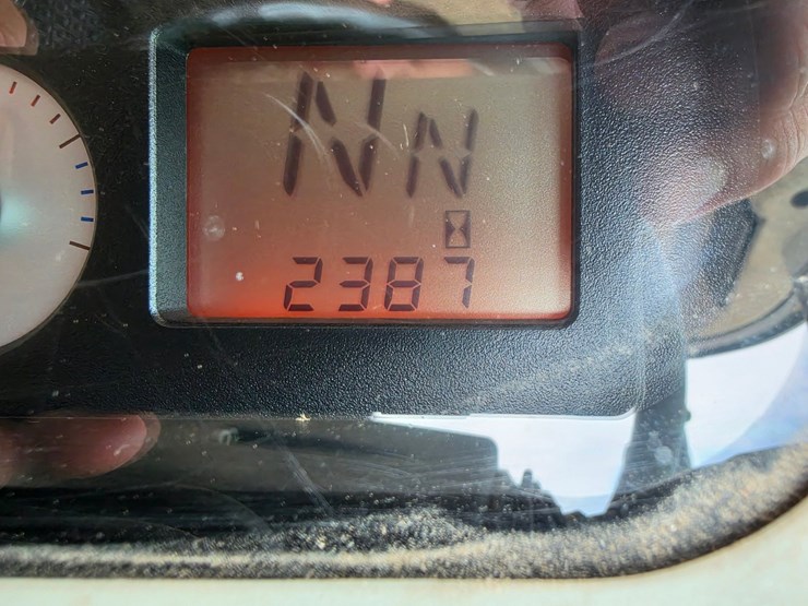 2005-massey-ferguson-6465-image-10