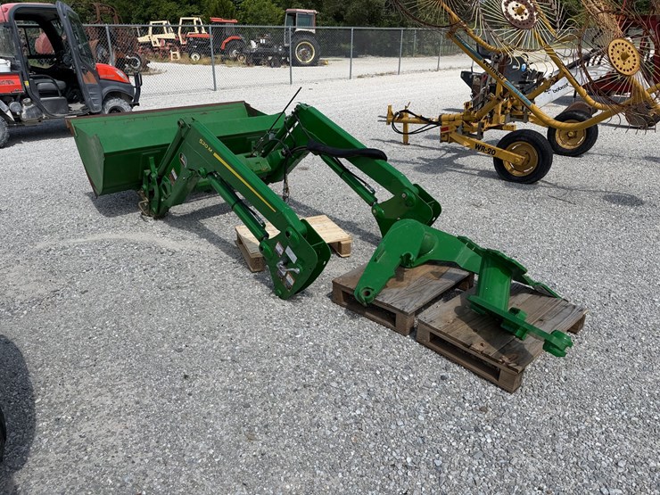 2022-john-deere-520m-image-4