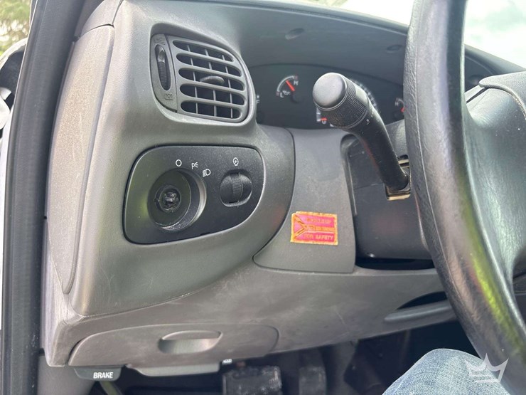 2004-ford-f150-image-13