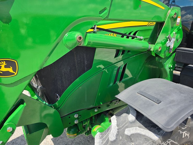 2016-john-deere-6145r-image-9