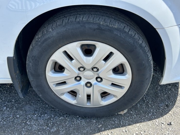 2014-dodge-grand-caravan-image-33