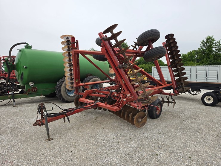 2001-case-ih-3950-image-14