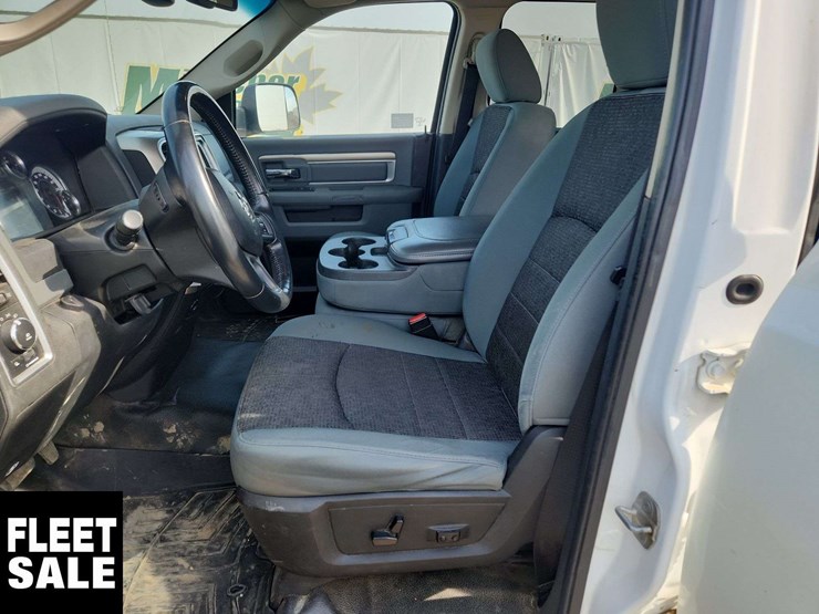 2014-dodge-1500-image-25