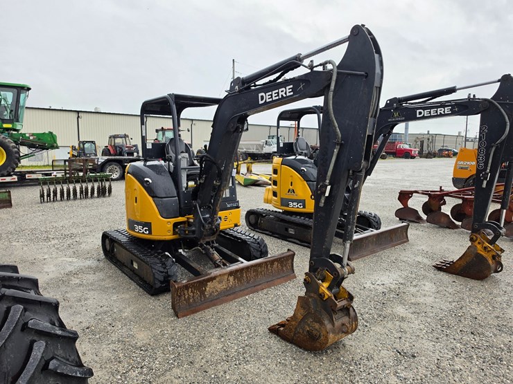 2020-deere-35g-image-24