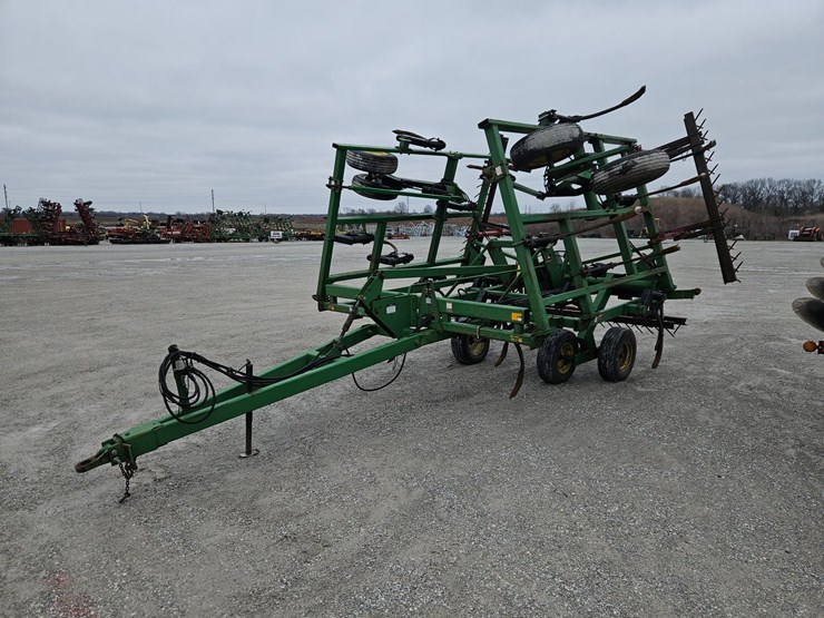 1998-john-deere-680-image-1