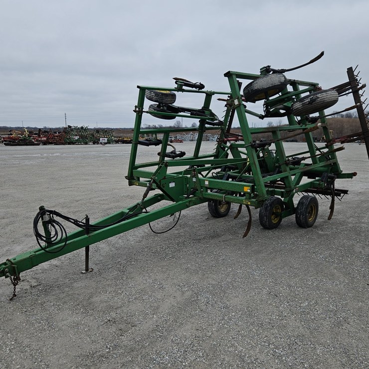 1998 JOHN DEERE 680