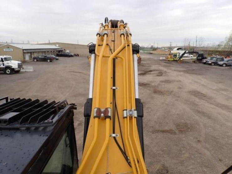 2015-caterpillar-349fl-image-67