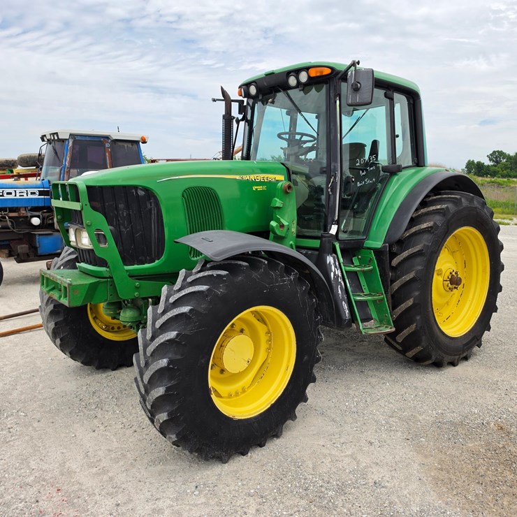 2003 JOHN DEERE 7520