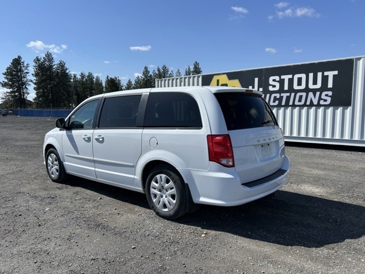 2014-dodge-grand-caravan-image-3