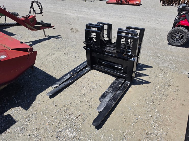 #205400-•-new-wt-pallet-forks-image-1