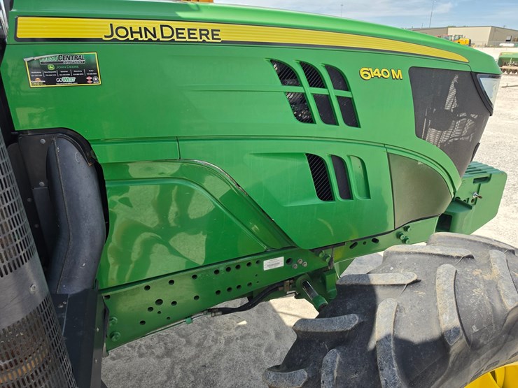 2014-john-deere-6140m-image-18
