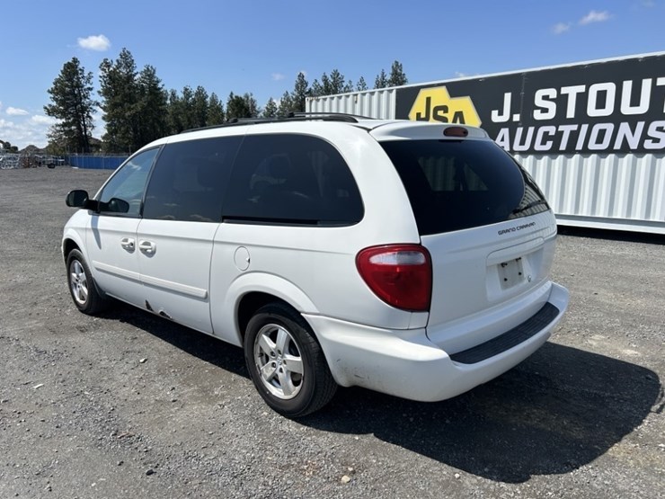 2006-dodge-grand-caravan-image-3