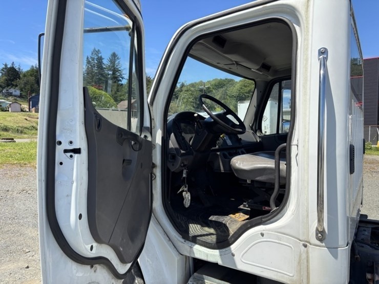 2012-freightliner-m2-s/a-cab-&-chassis-image-20