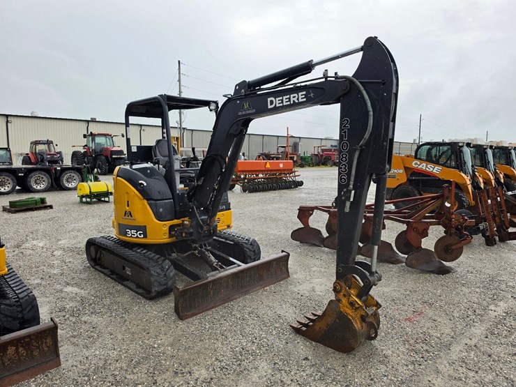 2020-deere-35g-image-24