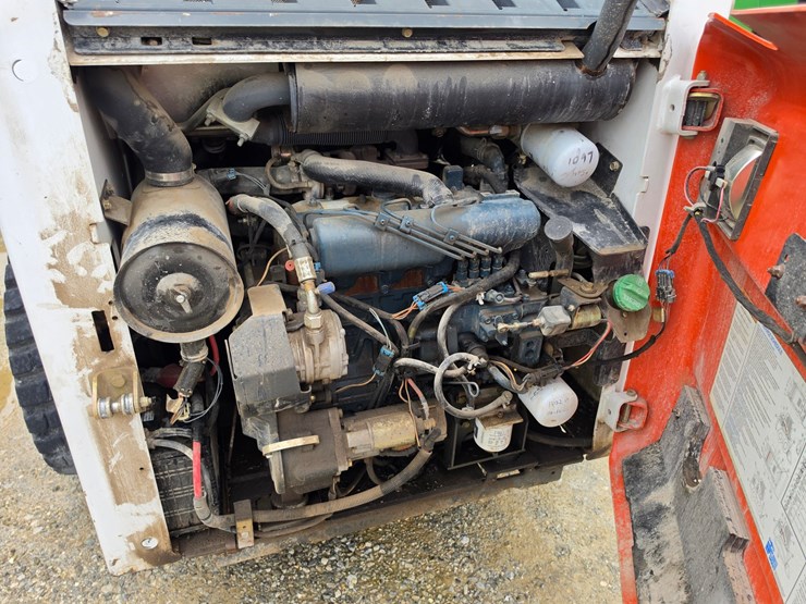 2002-bobcat-773g-image-17