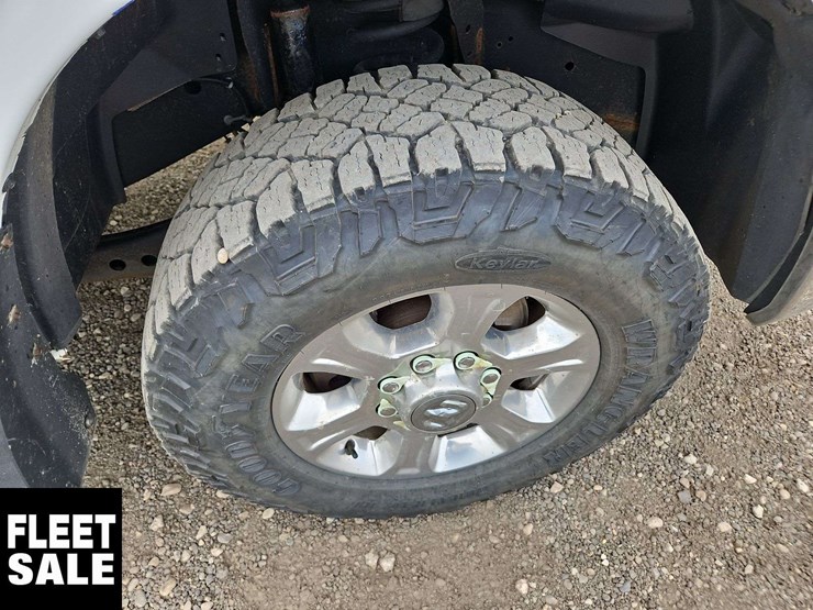 2020-dodge-2500-image-33