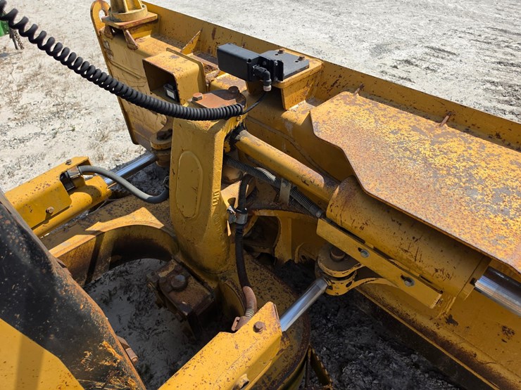 2009-caterpillar-d6k-xl-image-6