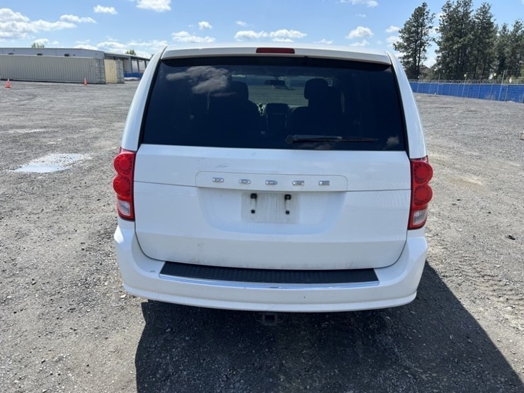 2011-dodge-grand-caravan-image-4