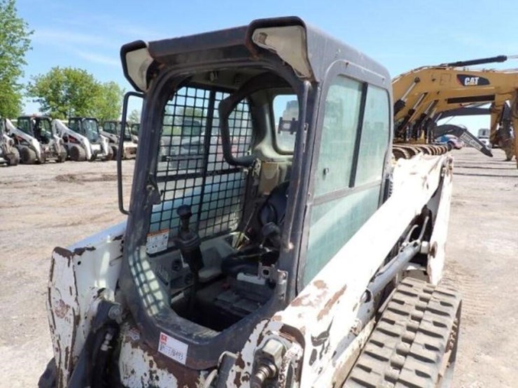 2015-bobcat-t550-image-20