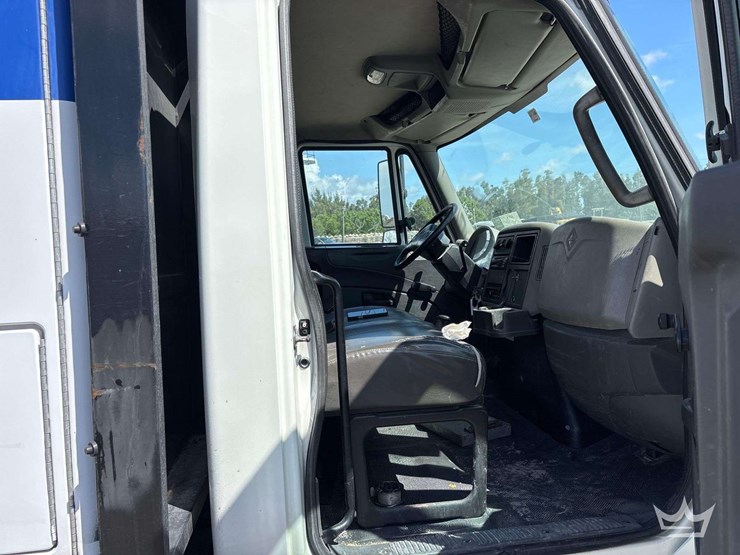 2015-international-durastar-4300-image-44