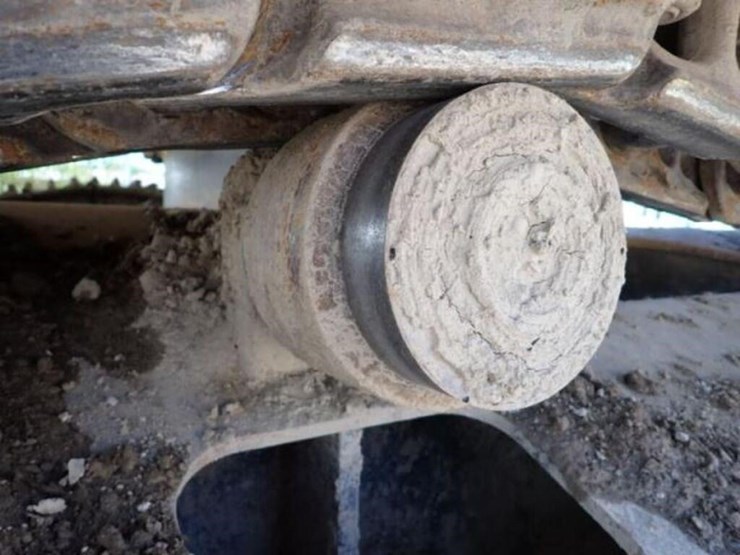 2009-deere-270d-lc-image-52