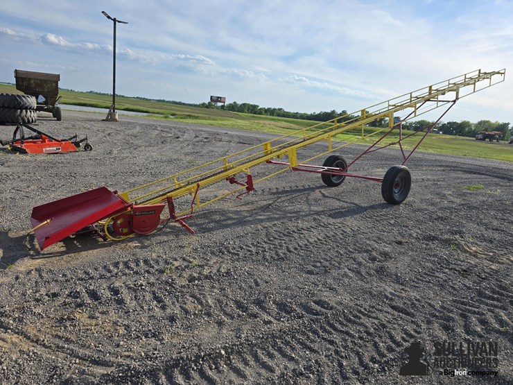 new-holland-132-image-1
