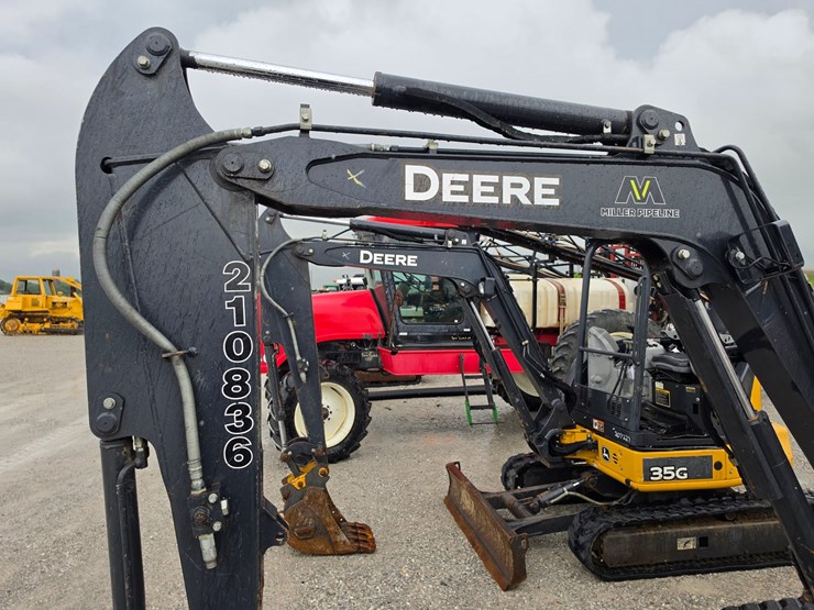 2020-deere-35g-image-3