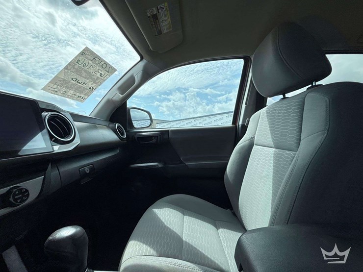 2017-toyota-tacoma-image-13