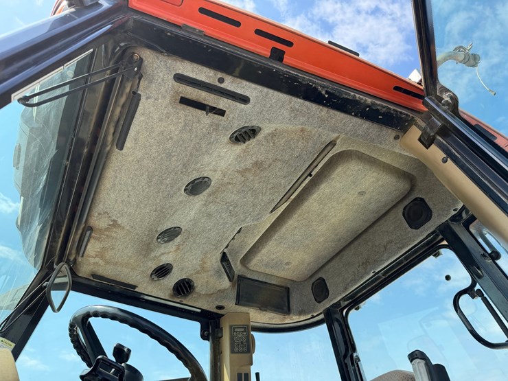 2004-agco-rt100a-image-13