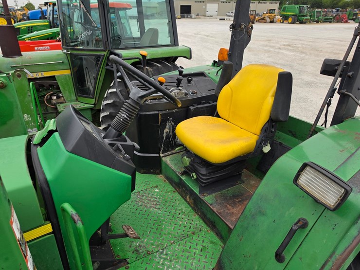 2000-john-deere-6210-image-13