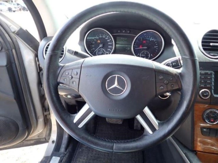 2007-mercedes-benz-ml320-image-13