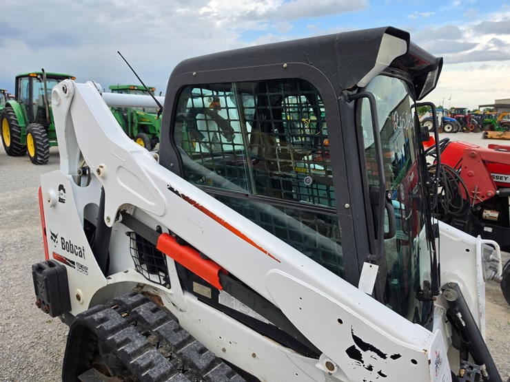 2016-bobcat-t595-image-13