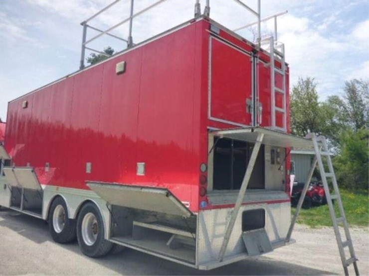 2005-gmc-t8500-image-38