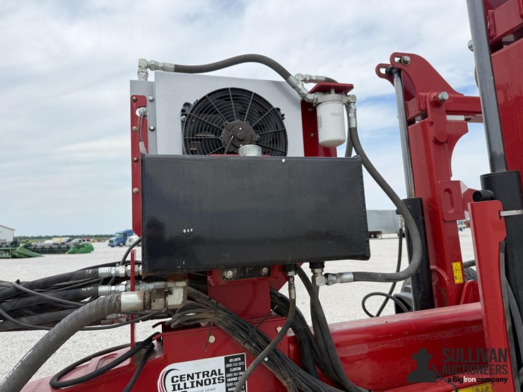 2014-case-ih-1255-image-16