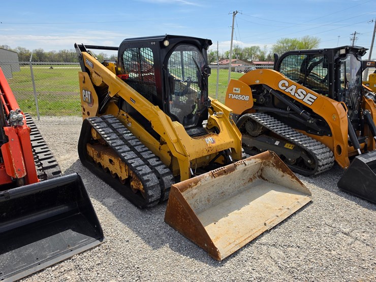 2021-caterpillar-299d3-image-25