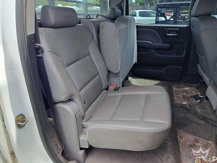 2019-chevrolet-silverado-3500-image-33