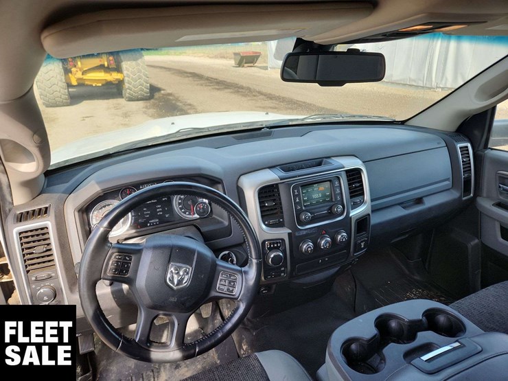 2014-dodge-1500-image-24