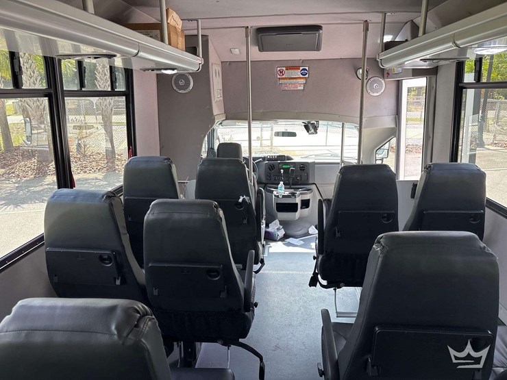2017-ford-e350-image-22
