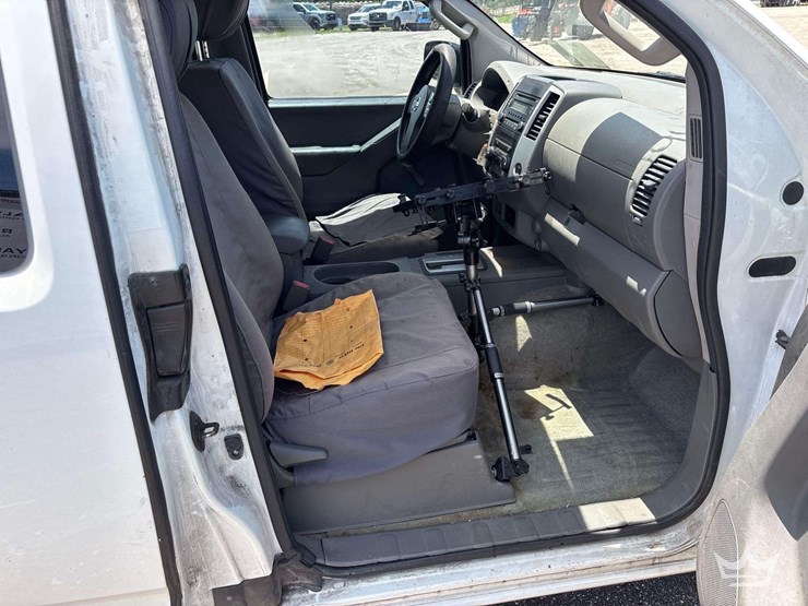 2015-nissan-frontier-image-22