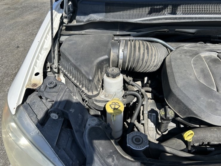 2011-dodge-grand-caravan-image-37