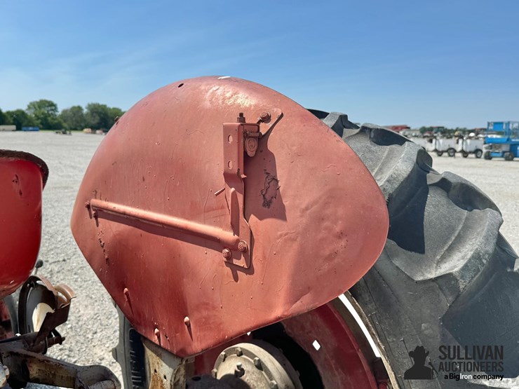 1962-massey-ferguson-65-image-18