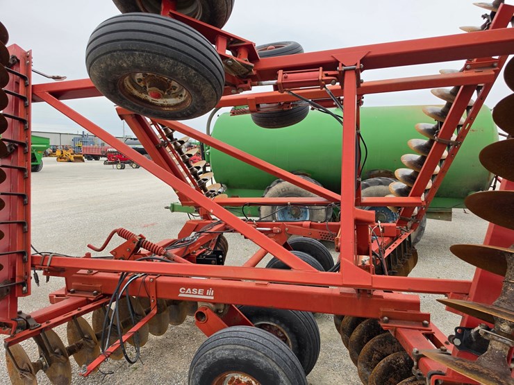 2001-case-ih-3950-image-12