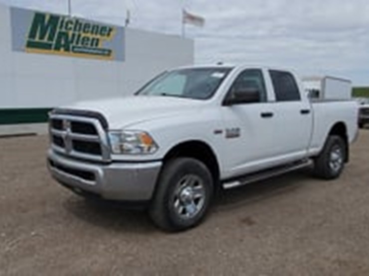 2017-dodge-2500-image-5