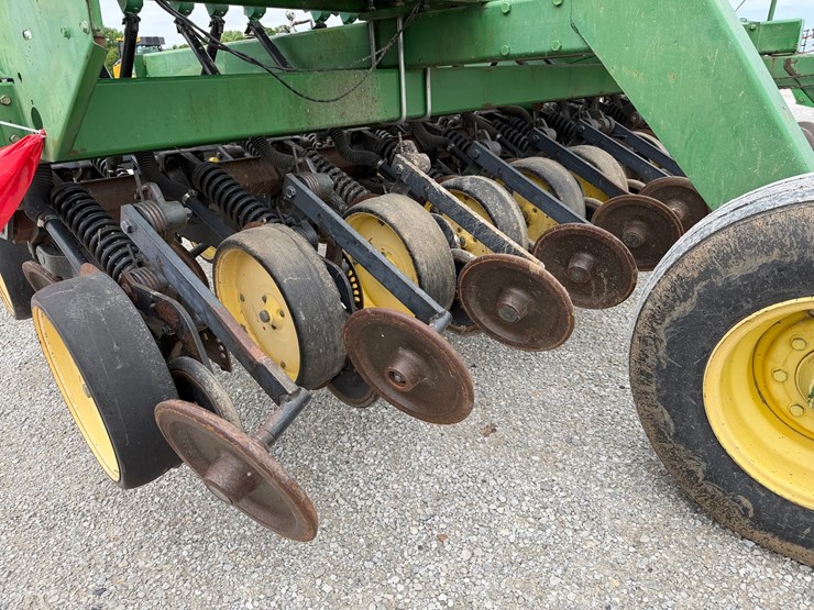 john-deere-750-image-7